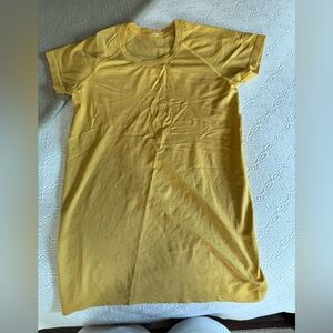 Women’s Lululemon swiftly tech 2.0 short sleeve wheat yellow size 6